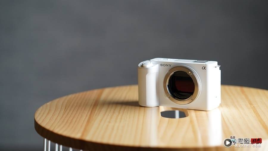 开箱｜Sony ZV-E1，全世界最轻巧的全片幅、可换镜头 Vlog 相机！ 数码科技 图3张